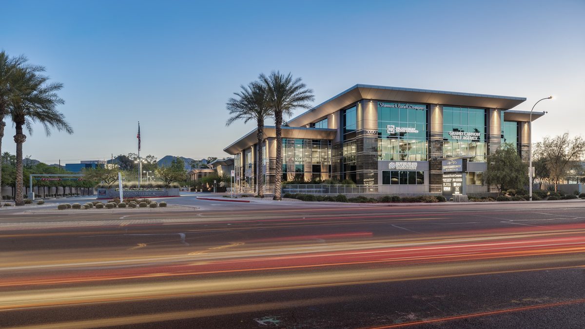 3900 Camelback